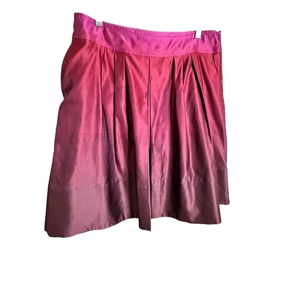 5 for $40 SALE!
Ann Taylor Pink to Dark Red Satin Ombré Bubble Skirt 8 POCKETS - Picture 8 of 10